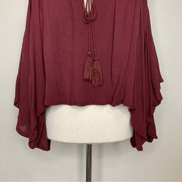 Sans Souci Boho Burgundy Cold Shoulder Tassels Bell Sleeves Top - Picture 3 of 11